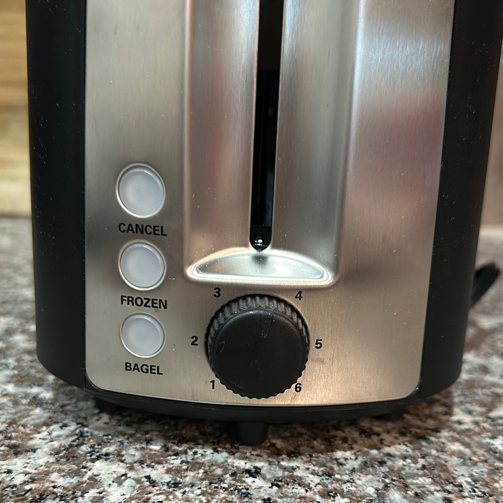 Amazon Basics Toaster - NEW - Picture 10 of 14